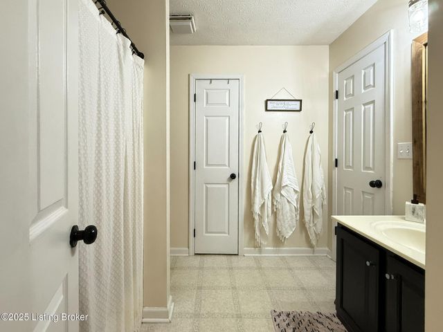 2068 Osprey Cove Ave, Shelbyville, KY 40065