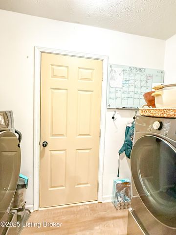 2068 Osprey Cove Ave, Shelbyville, KY 40065