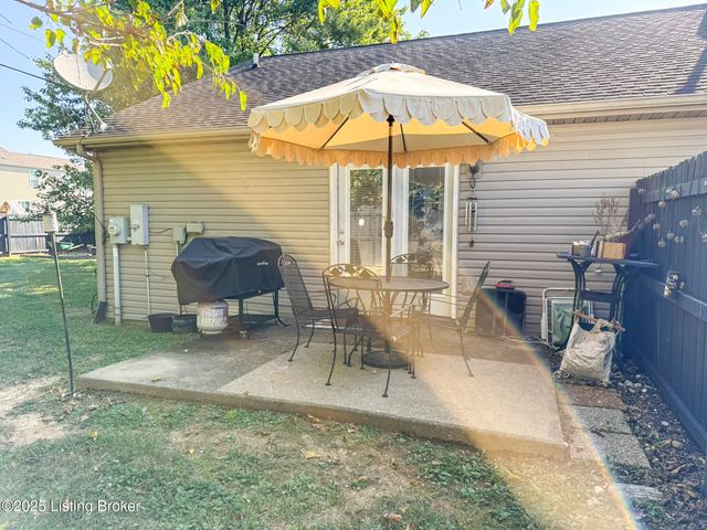 2068 Osprey Cove Ave, Shelbyville, KY 40065