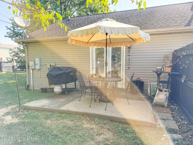 2068 Osprey Cove Ave, Shelbyville, KY 40065