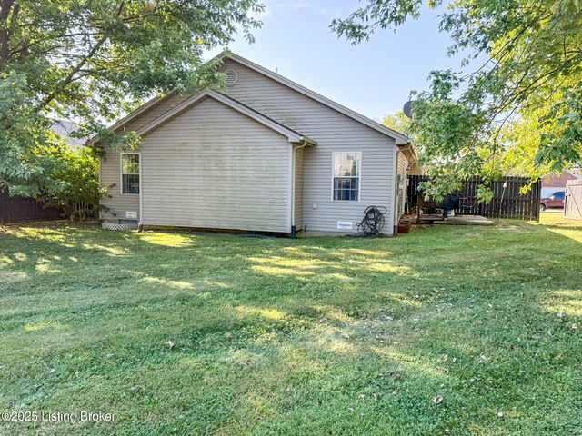 2068 Osprey Cove Ave, Shelbyville, KY 40065