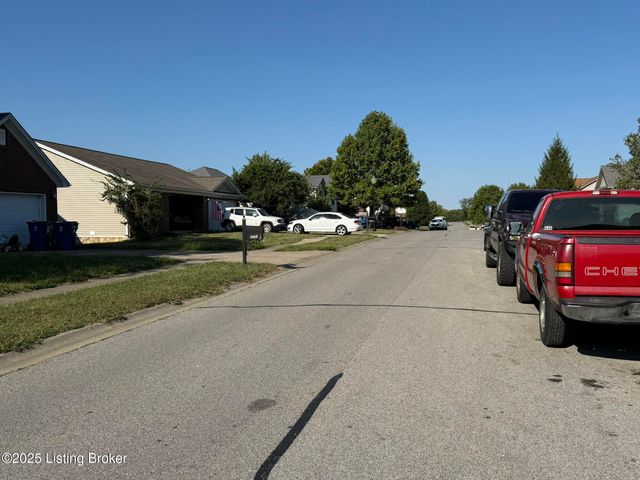 2068 Osprey Cove Ave, Shelbyville, KY 40065