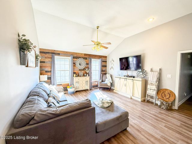 2068 Osprey Cove Ave, Shelbyville, KY 40065