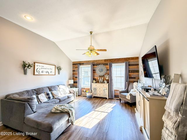 2068 Osprey Cove Ave, Shelbyville, KY 40065