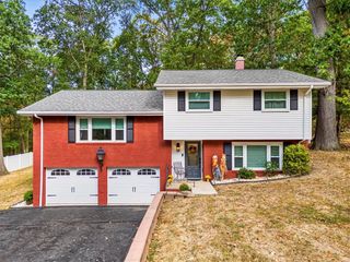 155 W Woodland Dr, Center Twp, PA 15001