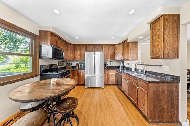 2251 E Poplar AVENUE, Oak Creek, WI 53154