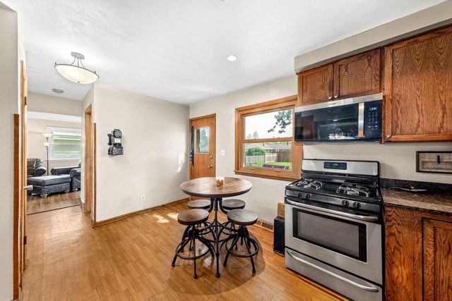 2251 E Poplar AVENUE, Oak Creek, WI 53154