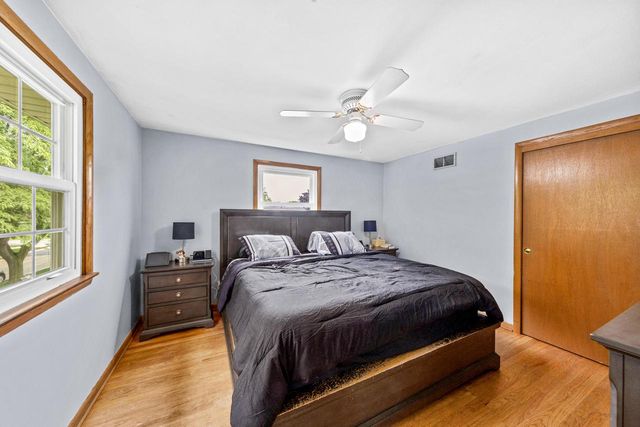 2251 E Poplar AVENUE, Oak Creek, WI 53154