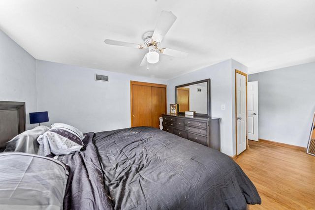 2251 E Poplar AVENUE, Oak Creek, WI 53154