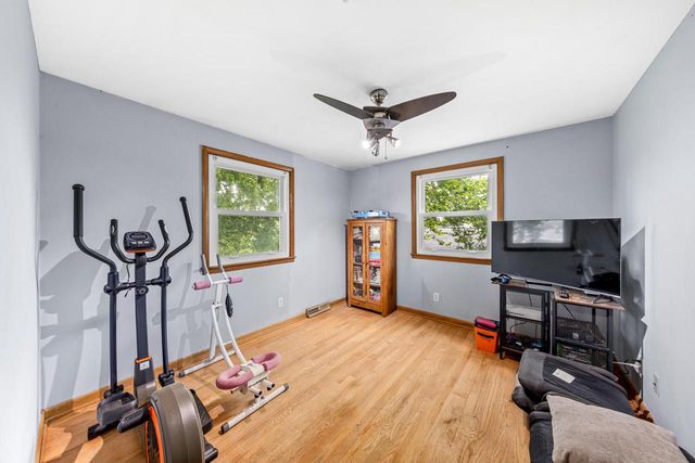 2251 E Poplar AVENUE, Oak Creek, WI 53154