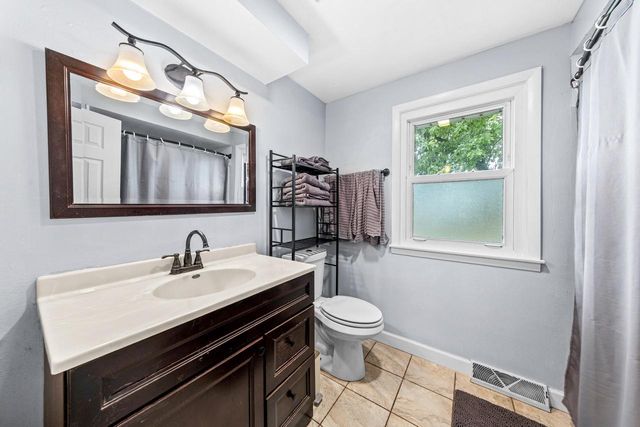 2251 E Poplar AVENUE, Oak Creek, WI 53154