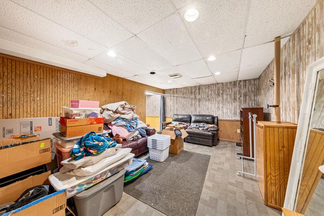 2251 E Poplar AVENUE, Oak Creek, WI 53154
