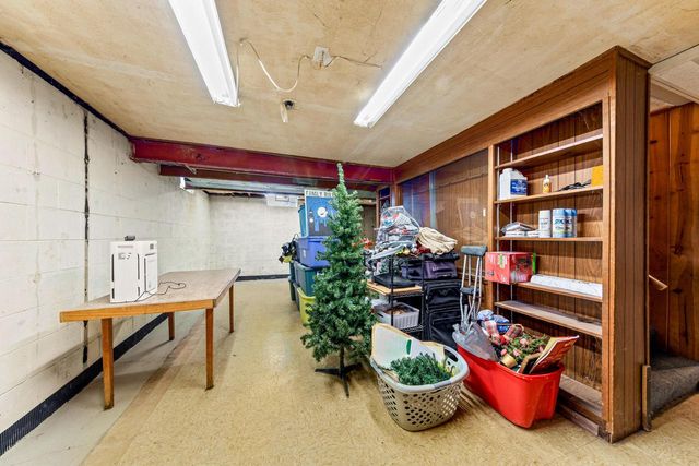 2251 E Poplar AVENUE, Oak Creek, WI 53154