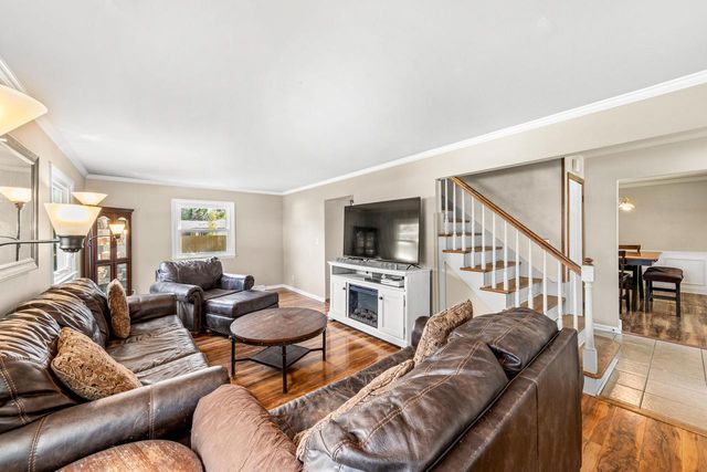 2251 E Poplar AVENUE, Oak Creek, WI 53154