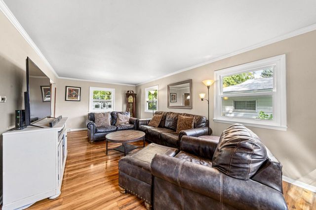2251 E Poplar AVENUE, Oak Creek, WI 53154