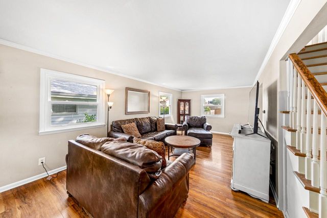 2251 E Poplar AVENUE, Oak Creek, WI 53154