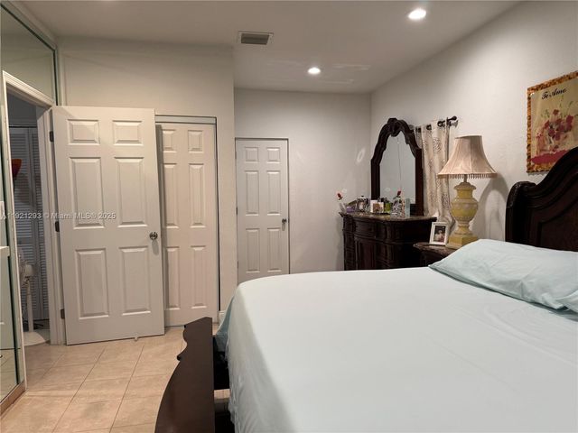 3041 NW 95th Ter, Miami, FL 33147