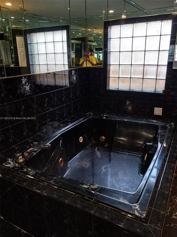 3041 NW 95th Ter, Miami, FL 33147