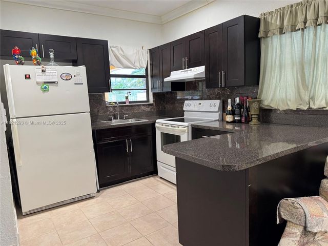 3041 NW 95th Ter, Miami, FL 33147