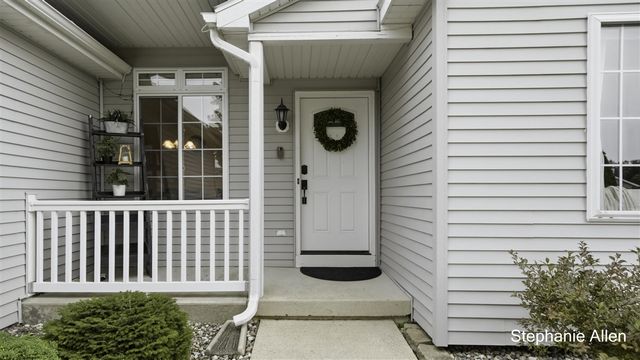 663 Ridgefield Drive, Coopersville, MI 49404