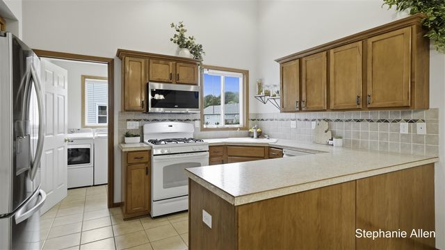 663 Ridgefield Drive, Coopersville, MI 49404