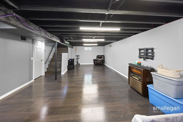 1059 W Summit Avenue, Roosevelt Park City, MI 49441