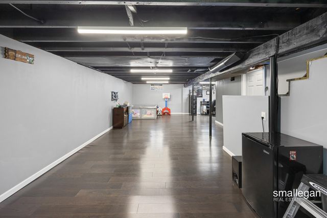 1059 W Summit Avenue, Roosevelt Park City, MI 49441