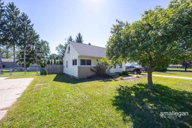 1059 W Summit Avenue, Roosevelt Park City, MI 49441