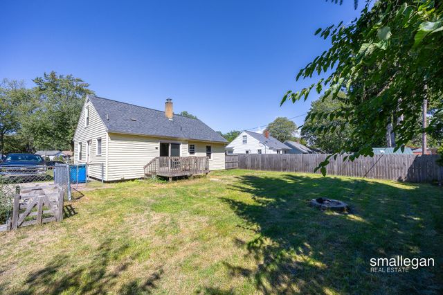 1059 W Summit Avenue, Roosevelt Park City, MI 49441