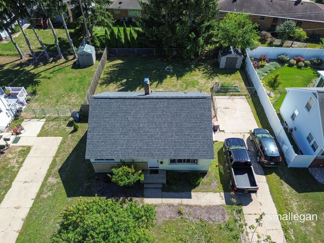 1059 W Summit Avenue, Roosevelt Park City, MI 49441