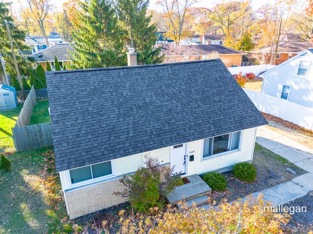 1059 W Summit Avenue, Roosevelt Park City, MI 49441