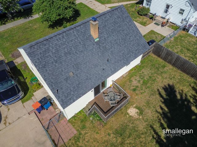 1059 W Summit Avenue, Roosevelt Park City, MI 49441