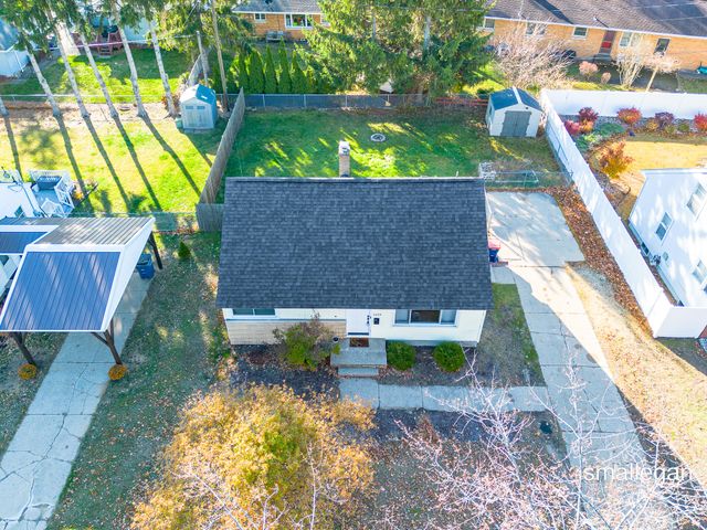 1059 W Summit Avenue, Roosevelt Park City, MI 49441