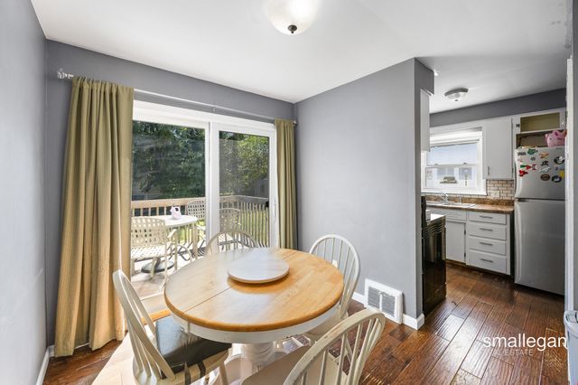 1059 W Summit Avenue, Roosevelt Park City, MI 49441