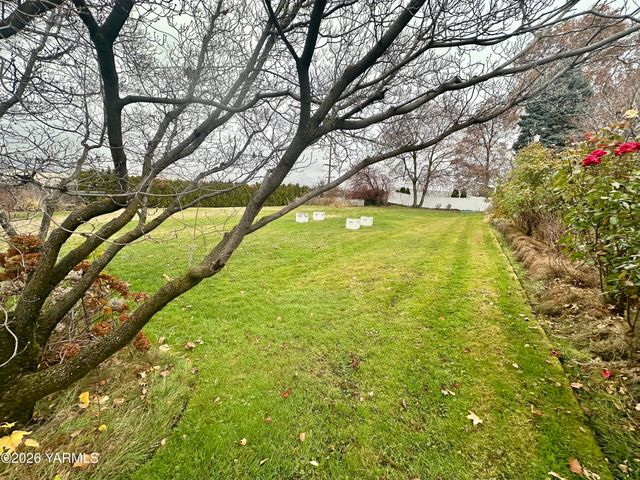 347 N 23rd Ave, Yakima, WA 98902