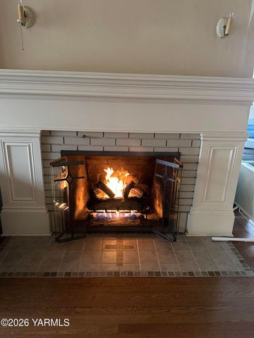 347 N 23rd Ave, Yakima, WA 98902