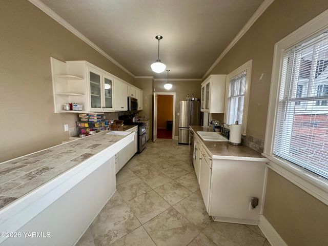 347 N 23rd Ave, Yakima, WA 98902