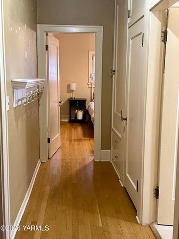 347 N 23rd Ave, Yakima, WA 98902