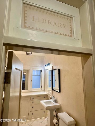 347 N 23rd Ave, Yakima, WA 98902