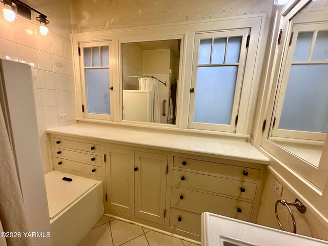 347 N 23rd Ave, Yakima, WA 98902