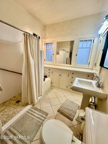 347 N 23rd Ave, Yakima, WA 98902