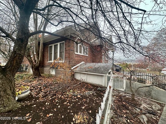 347 N 23rd Ave, Yakima, WA 98902