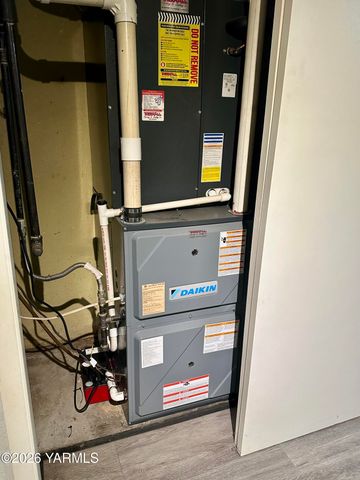 347 N 23rd Ave, Yakima, WA 98902