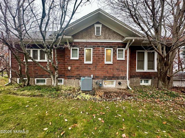 347 N 23rd Ave, Yakima, WA 98902