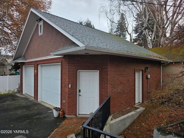 347 N 23rd Ave, Yakima, WA 98902