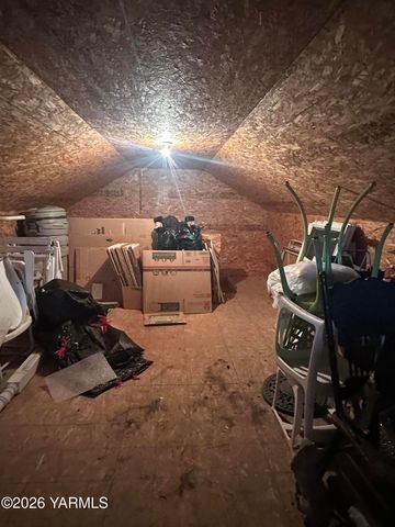 347 N 23rd Ave, Yakima, WA 98902