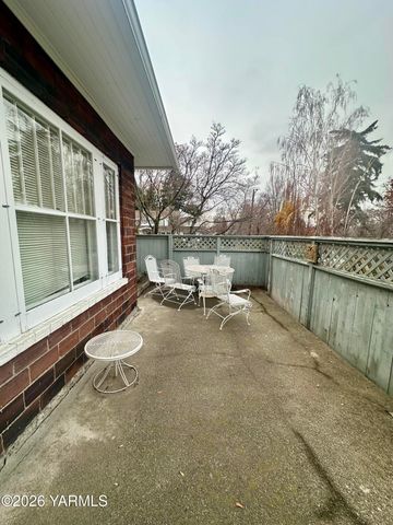 347 N 23rd Ave, Yakima, WA 98902