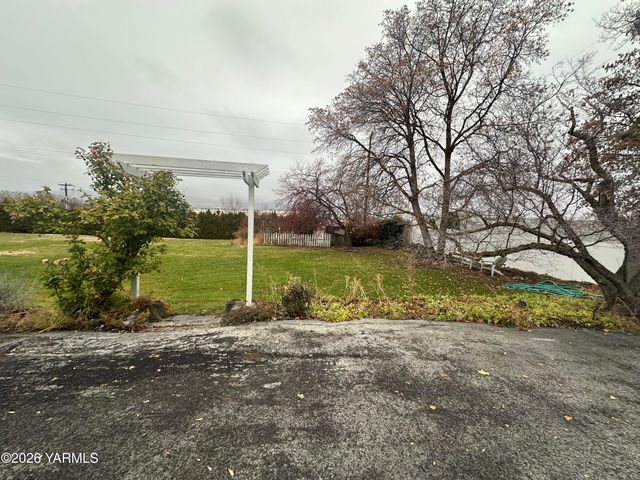 347 N 23rd Ave, Yakima, WA 98902