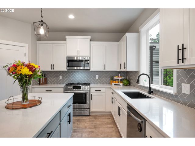 2188 Sw WALLULA Ln, Gresham, OR 97080