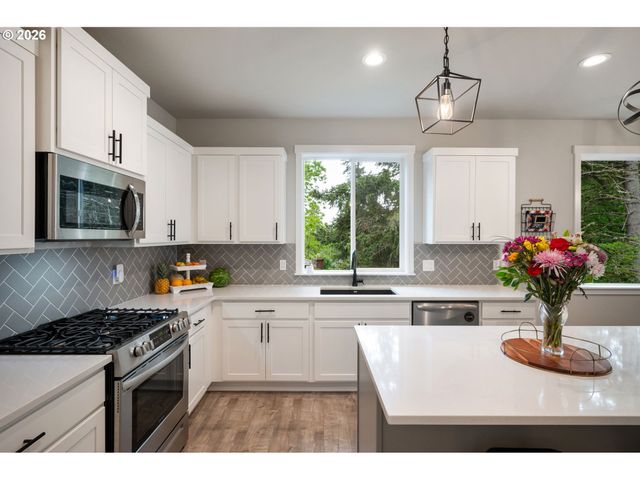 2188 Sw WALLULA Ln, Gresham, OR 97080